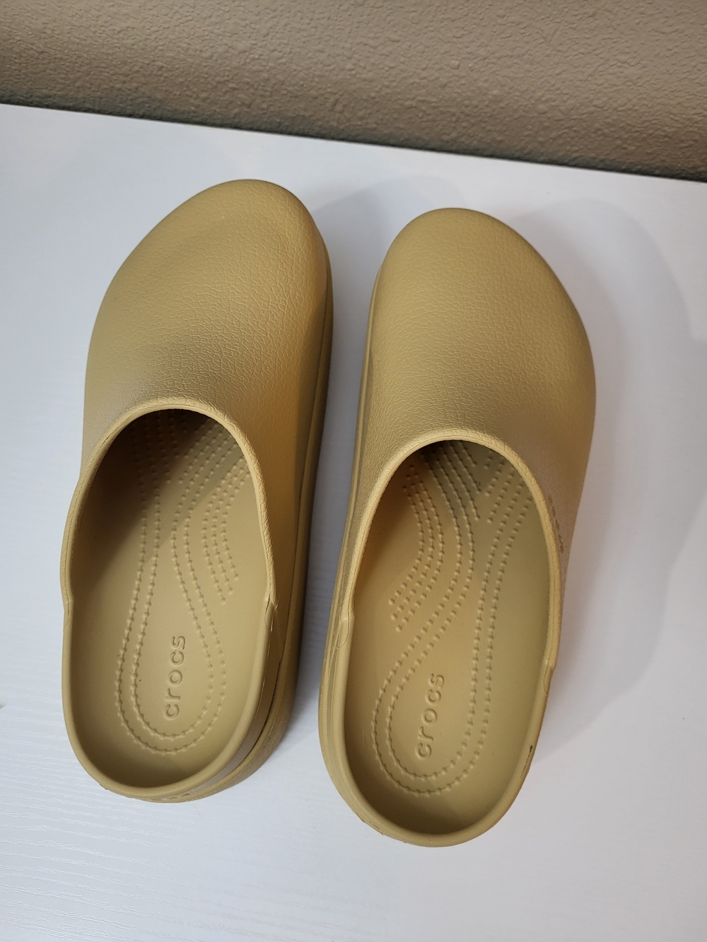 Crocs Dylan Platform Clogs ~ Wheat or Khaki ~ Womens Size 9 EUC - Picture 7 of 9